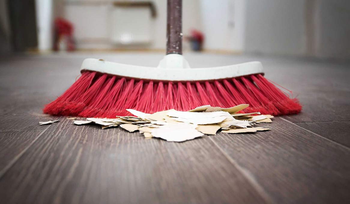 انتخاب جارو دستی مناسب برای خانه‌تکانی