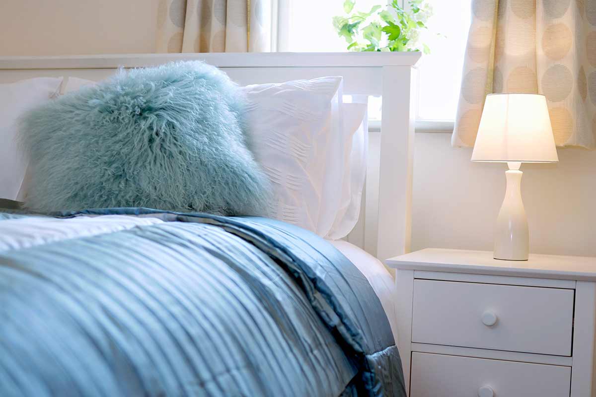 نقاشی دیوار با رنگهای سرد